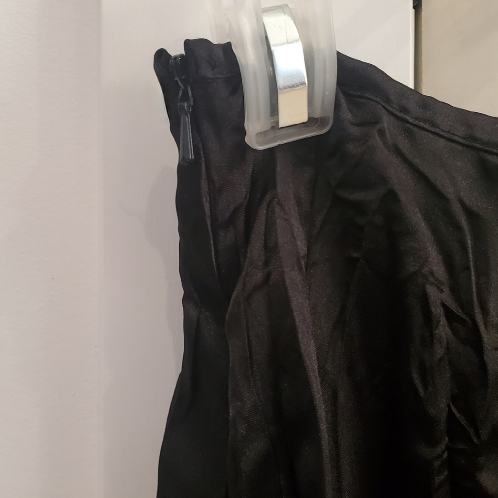 Flowy High-Low Skirt - Picture 3 of 3
